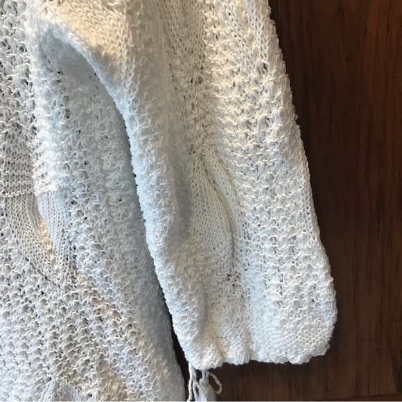 Pretty White Crocheted Top - Size Small - Picture 6 of 7